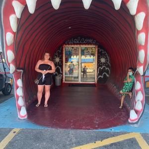 Meet your Posher, Victoria